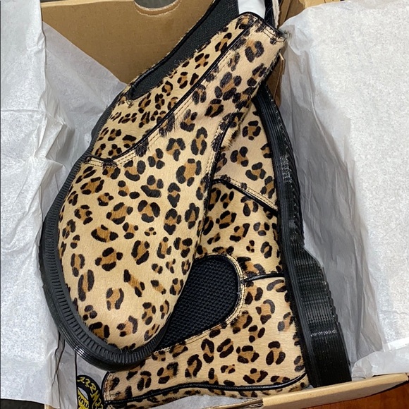 🔥Dr. Martens Flora Hair On Kensington 🐆NWT - Picture 9 of 13